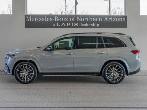 Used 2026 Mercedes-Benz GLS 450 4MATIC image 2
