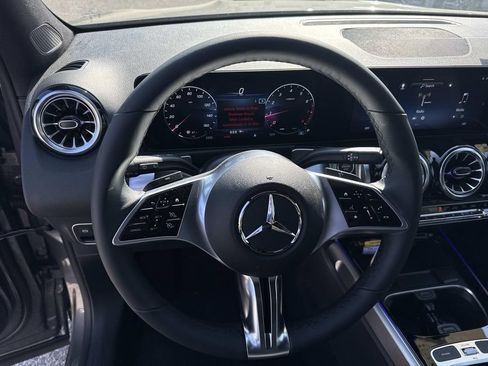 New 2026 Mercedes-Benz GLB 250 image 10