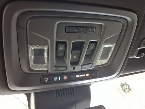 Used 2024 GMC Sierra 1500 SLT w/ SLT Premium Plus Package AWD/4WD image 30