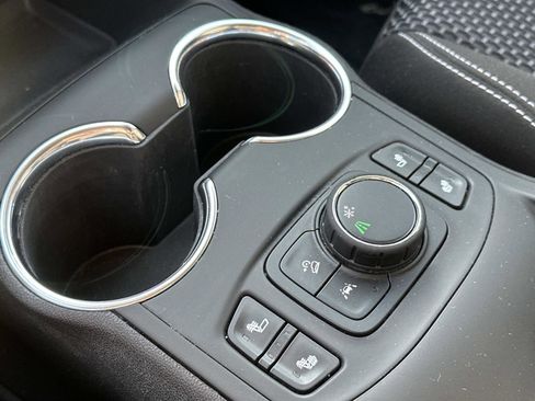 Certified 2023 GMC Terrain SLE w/ Driver Convenience Package image 30