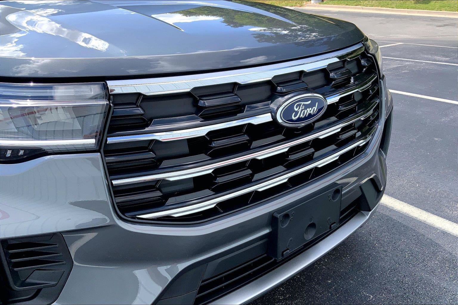 Used 2026 Ford Explorer Active AWD/4WD image 30