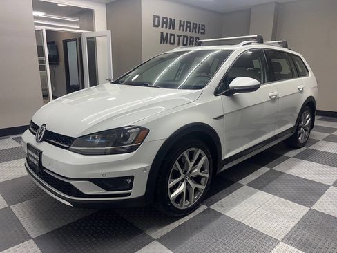 Used 2017 Volkswagen Golf Alltrack SEL AWD/4WD image 2