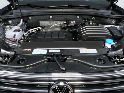 Used 2025 Volkswagen Atlas SEL image 37