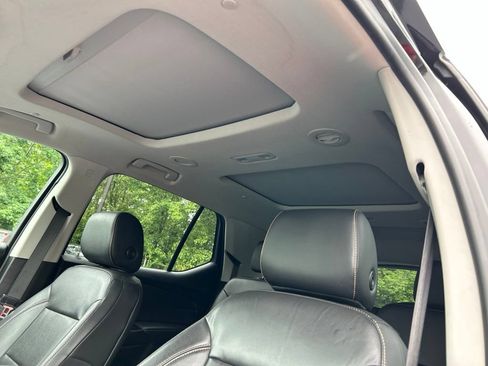 Used 2019 Chevrolet Traverse LT AWD/4WD image 15