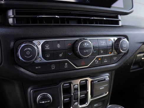 New 2026 Jeep Gladiator Sport AWD/4WD image 14