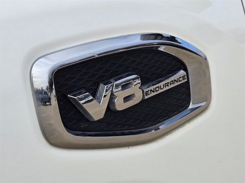 Used 2017 Nissan Titan SV image 33