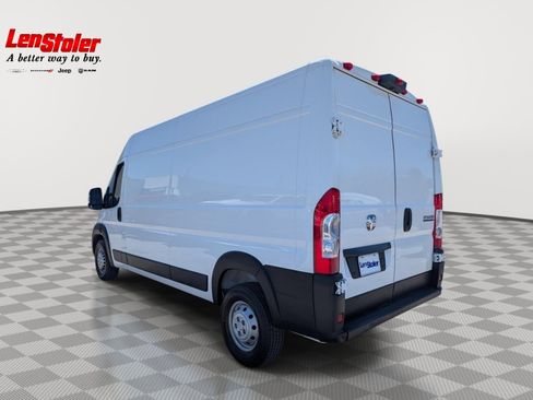 Used 2024 RAM ProMaster 2500 w/ Convenience Group FWD image 3