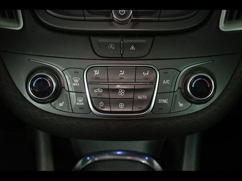 Used 2023 Chevrolet Malibu LT w/ Driver Confidence Package FWD image 21