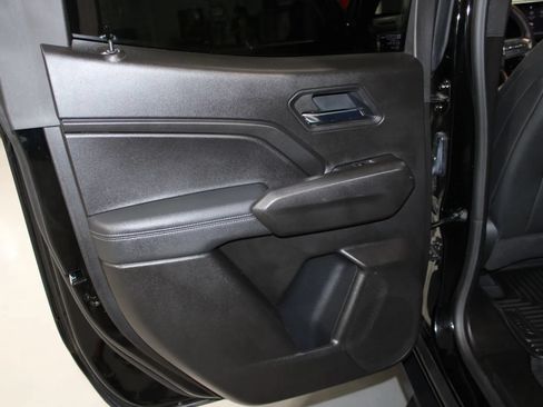 Used 2025 GMC Canyon Elevation w/ Convenience Package AWD/4WD image 5