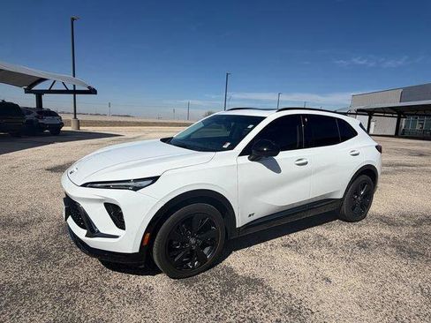 Used 2025 Buick Envision Sport Touring image 1