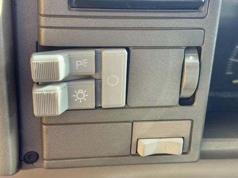 Used 1994 GMC Sierra 1500 4x4 Regular Cab image 16