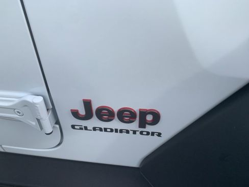 Used 2021 Jeep Gladiator Rubicon image 7