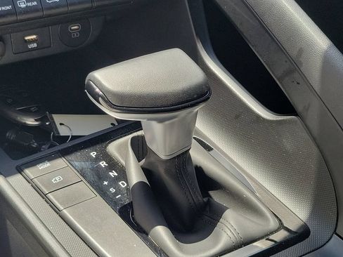 Used 2025 Hyundai Elantra Sport FWD image 30