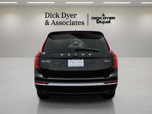New 2025 Volvo XC90 B6 Plus w/ Protection Package Premier image 3