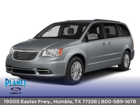 Used 2014 Chrysler Town & Country Touring FWD image 1