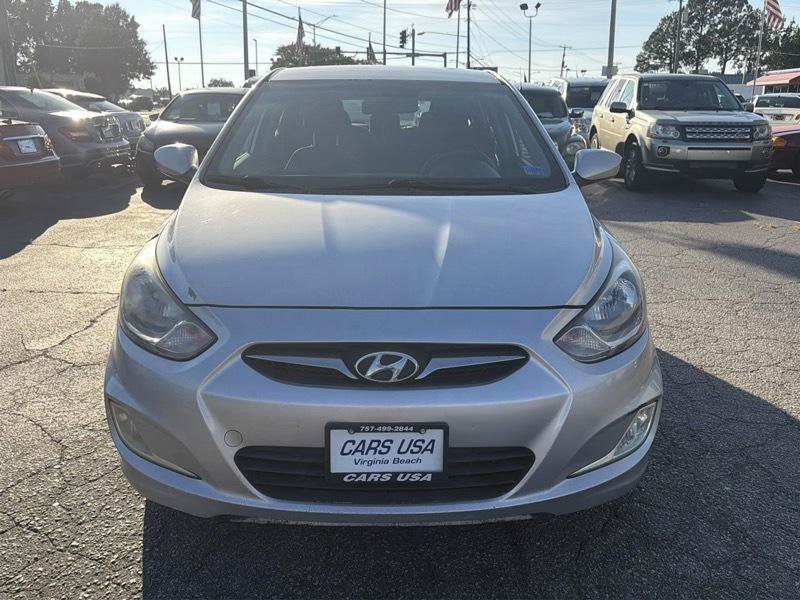 Used 2012 Hyundai Accent SE FWD image 3