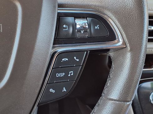 Certified 2022 Lincoln Nautilus AWD w/ Premium Package image 22