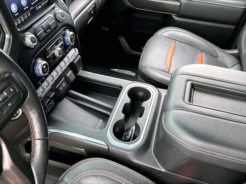 Used 2020 GMC Sierra 1500 AT4 w/ AT4 Premium Package AWD/4WD image 14