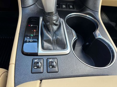 Used 2019 Toyota Highlander XLE image 31