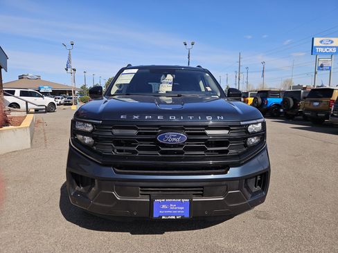 Certified 2025 Ford Expedition Max Active AWD/4WD image 8