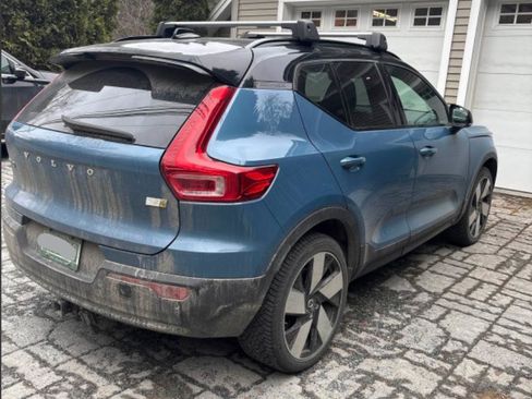 Used 2024 Volvo XC40 Recharge Ultimate w/ Protection Package Premier image 4