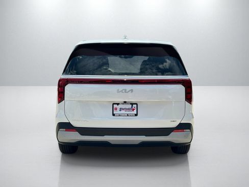Used 2025 Kia Carnival LXS FWD image 6