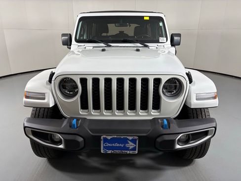 Used 2022 Jeep Wrangler Unlimited Sahara image 3