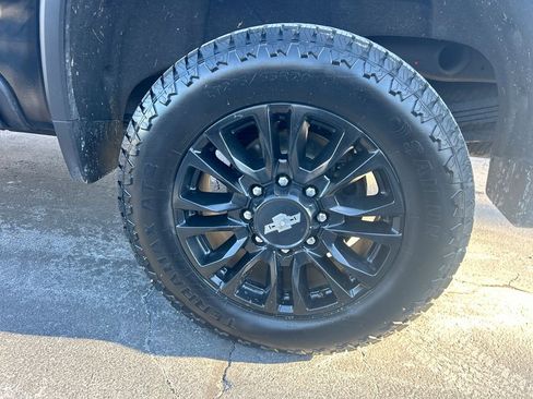 Certified 2023 Chevrolet Silverado 2500 High Country w/ Z71 Off-Road Package image 36