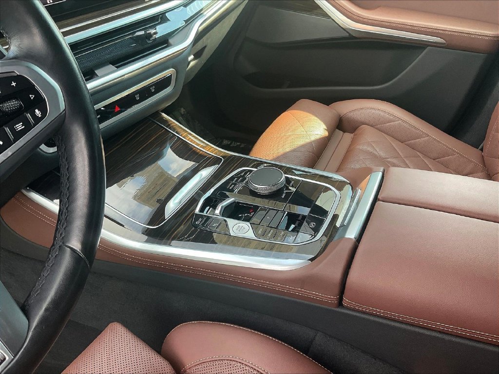 Used 2024 BMW X5 xDrive40i w/ M Sport Package AWD/4WD image 18