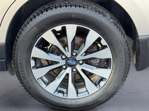 Used 2015 Subaru Outback 3.6R Limited image 8