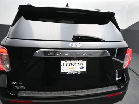Used 2020 Ford Explorer XLT w/ Class III Trailer Tow Package image 15