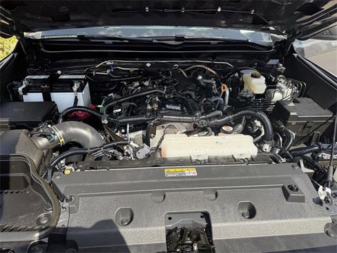 Certified 2025 Toyota Tacoma SR5 image 25