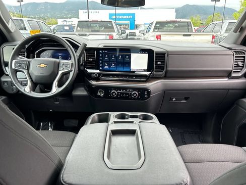 Used 2024 Chevrolet Silverado 1500 LT AWD/4WD image 6