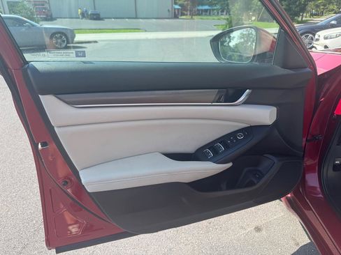 Used 2018 Honda Accord LX image 11