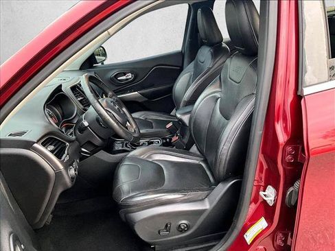 Used 2019 Jeep Cherokee Limited FWD image 24
