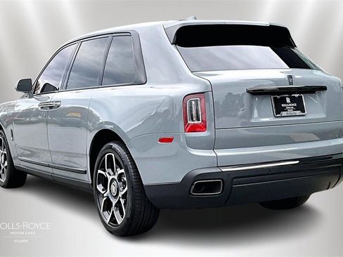 Used 2024 Rolls-Royce Cullinan Black Badge image 11