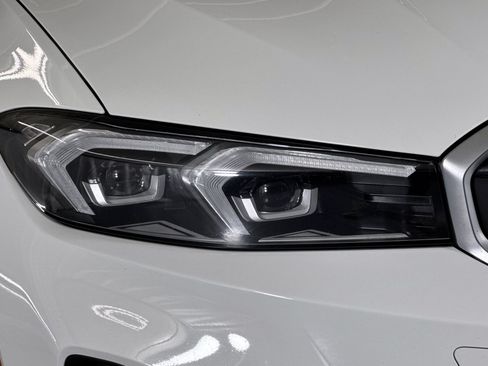 Used 2023 BMW 330i Sedan w/ Parking Assistance Package RWD image 11