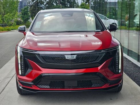 New 2026 Cadillac Optiq V AWD/4WD image 8