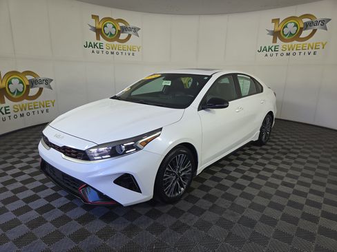 Used 2024 Kia Forte GT-Line w/ GT-Line Premium Package FWD image 4