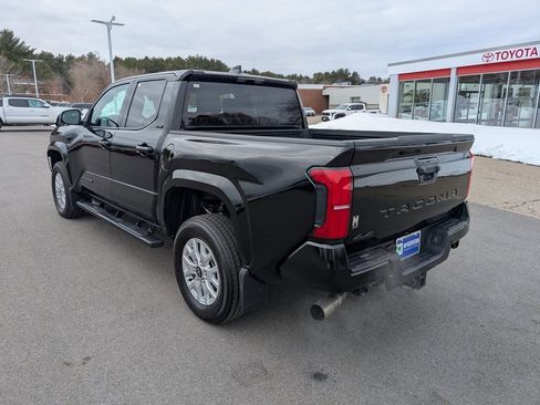 Used 2025 Toyota Tacoma SR5 image 3