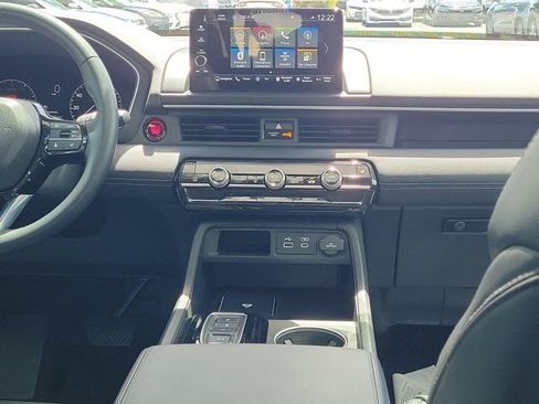 Certified 2023 Honda Pilot Touring image 5