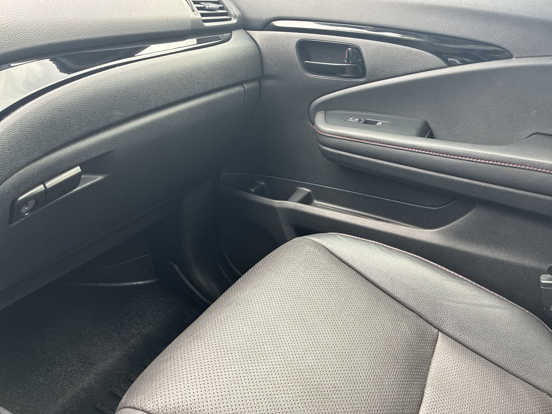 Certified 2024 Honda Passport Black Edition image 33