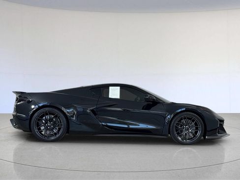 Used 2024 Chevrolet Corvette Z06 w/ Battery Protection Package RWD image 8