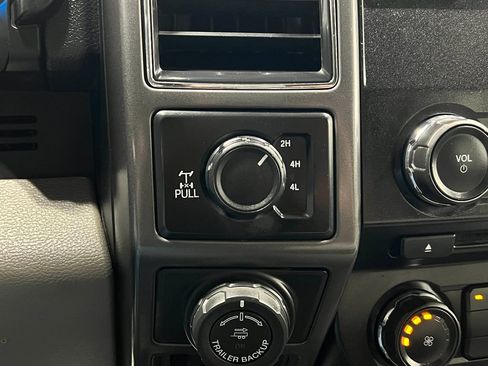 Used 2017 Ford F150 XLT w/ Trailer Tow Package image 29