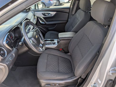 Used 2022 Chevrolet Blazer LT image 2