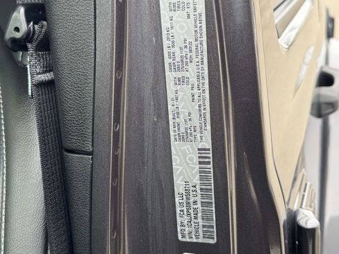 Used 2021 Jeep Wrangler Unlimited Sahara w/ Cold Weather Group AWD/4WD image 19