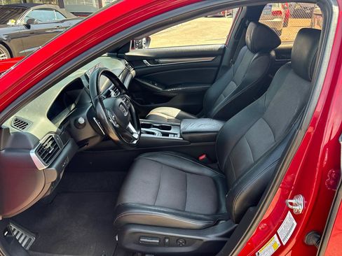 Used 2018 Honda Accord Sport image 17