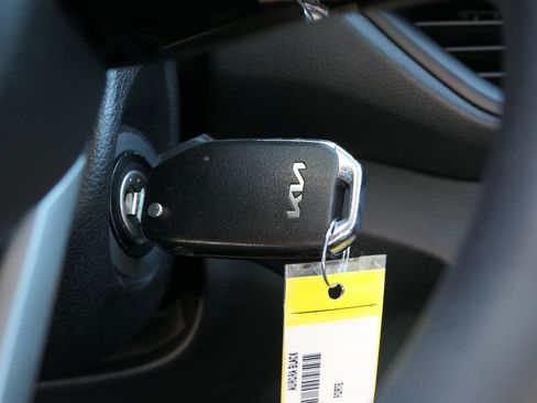 Used 2023 Kia Forte LXS image 17