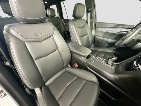 Used 2022 Cadillac XT6 Luxury image 30