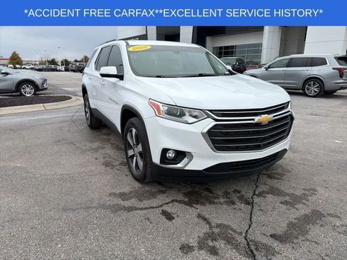 Used 2020 Chevrolet Traverse LT w/ LT Premium Package image 3